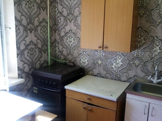 Продам 2 кімнати на Черемушках,біля ЦНАПУ