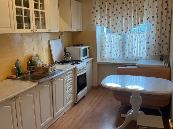 Продаж 4 кімн. квартири вул.Набережна 8 Вышгород