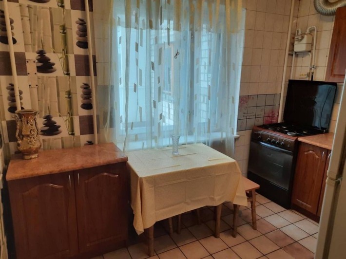 Квартираив самому центрі з мінімальним оіормленням! - фото 1