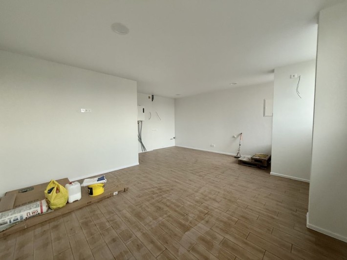 Квартира з ремонтом і власним двориком - фото 1