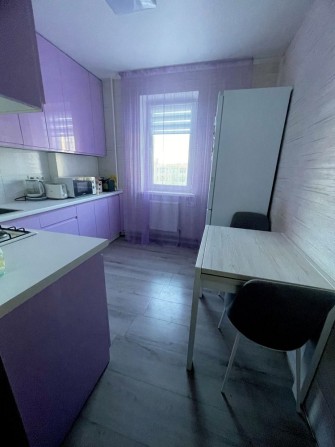 Продам 2х комнатную квартиру с ремонтом, мебелью+ техника! 4мкр/4 этаж - фото 1