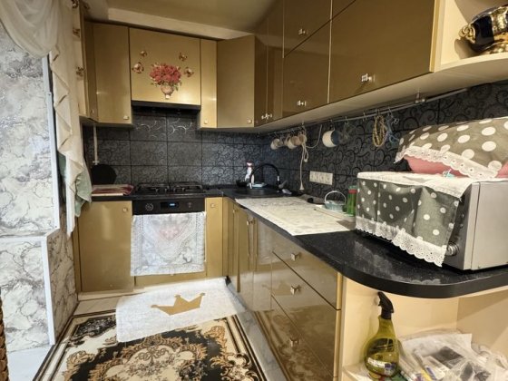 Продам 3-комнатную квартиру район Украина