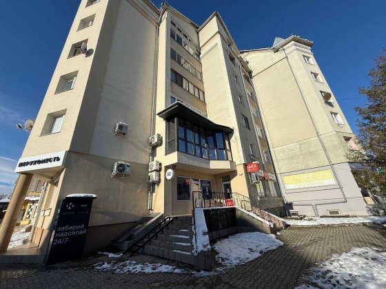 3 кімнатна у добрій локації Дрогобич