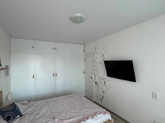 ПРОДАМ 1-кімн. квартиру-малосімейку на лівому березі (11 мкрн) (Н) Каменское