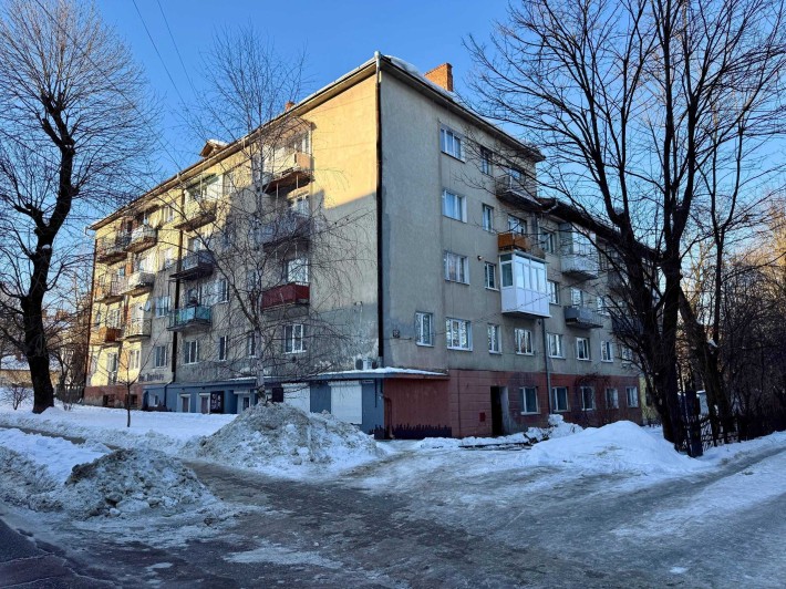 3 кімнатна з гаражем у центрі - фото 1