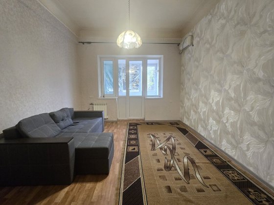 Продам 2-комнатную квартиру в центре города