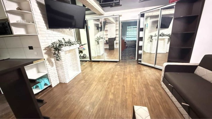 Срочно продам 2-х комнатную квартиру с АЭО мебель+ техника - фото 1