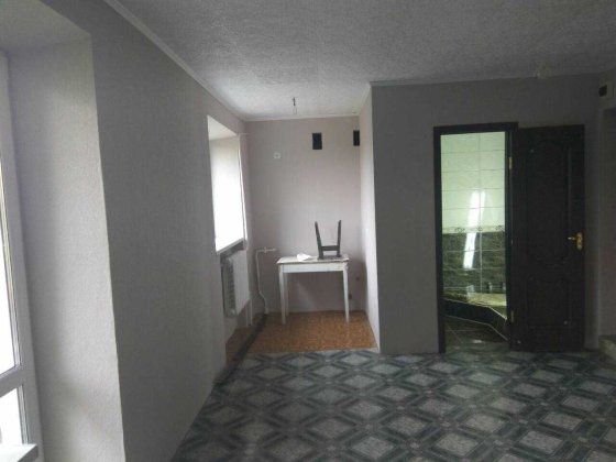 продам одно кімнатну квартиру м Зміїв Харківська обл. Змиев