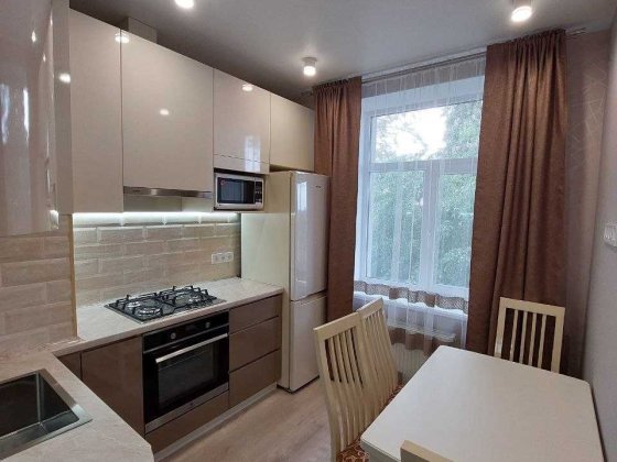 Продам квартиру с дизайнерским ремонтом  г.Змиев Зміїв