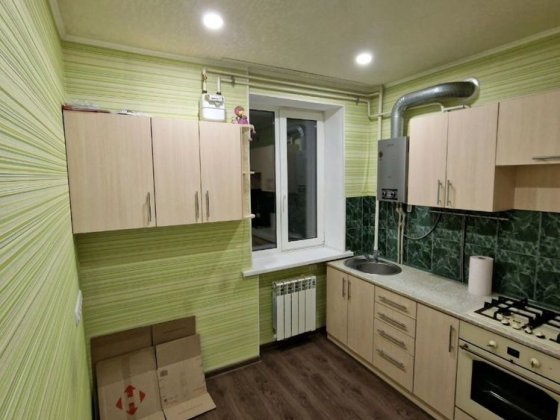 Продам 2 ком квартиру пр. Конституции. єВідновлення.