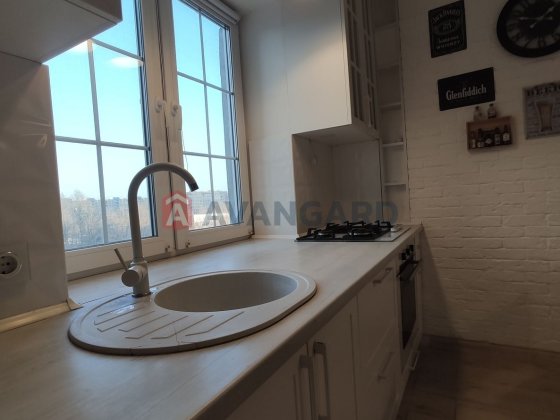 4-кімнатна з дизайнерським ремонтом 10мкр Кам'янське