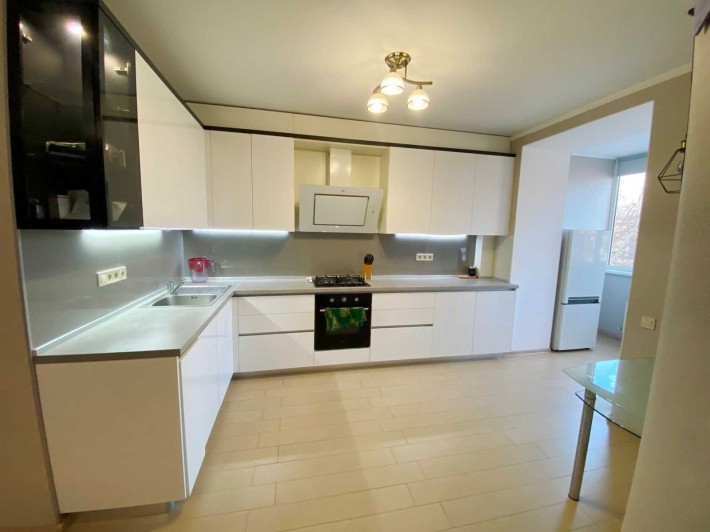 Продажа 3х ком «АББО» Ремонт, центр города, Автономное отопление! - фото 1