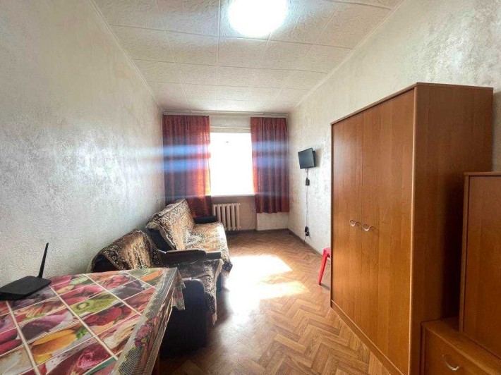 Продажа коммунальной квартиры в г. Черноморск! Центр Города! - фото 1