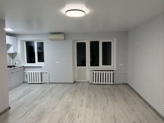 Продам однокомнтную квартиру с ремонтом на площади Мира / Пармезан Ізмаїл
