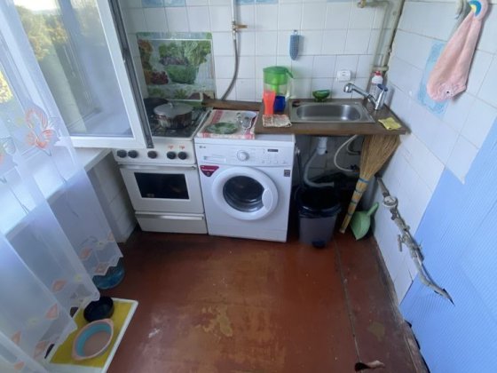 Продаётся ОДНОкомнатная, район гостиницы ”ЗОРЯ” Каменское