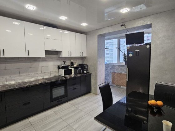 Продається 2-кімнатна квартира, якісний ремонт, гардеробна. Черноморск