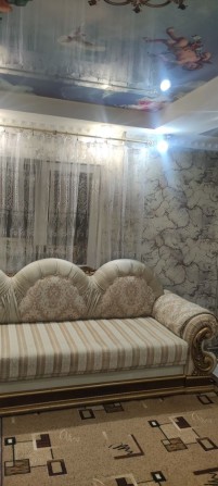 Продам квартиру 3 комнатную+ пристройка из подвалов - фото 1