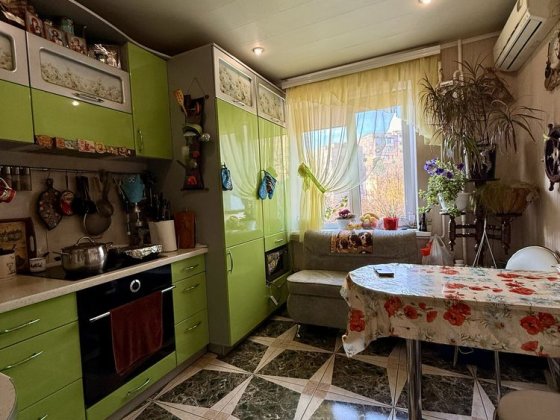 Продаж 3 кім. 10 мкрн. Лівий берег Каменское