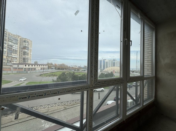Простора однокімнатна квартра з видом на море - фото 1