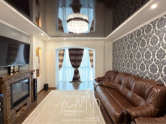 Продам 3-кімнатну квартиру в центрі міста! Каменец-Подольский