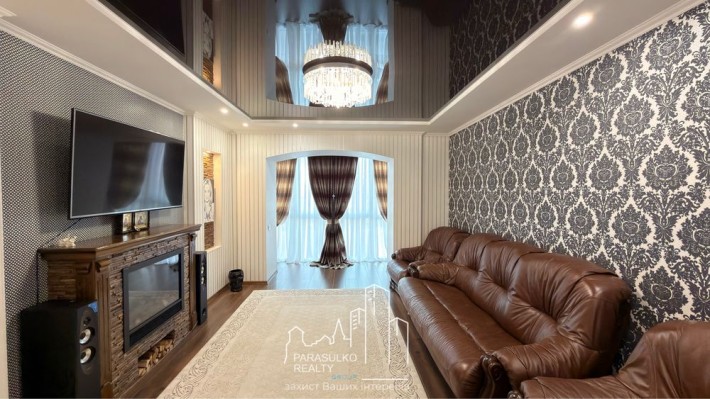 Продам 3-кімнатну квартиру в центрі міста! - фото 1