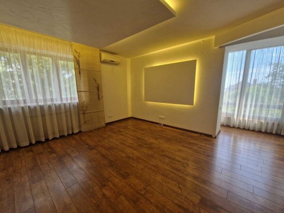 Трёхкомнатная квартира - первая линия моря, есть Видео обзор Черноморск