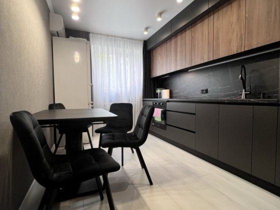 Простора 4к.квартира з новим ремонтом! Черноморск