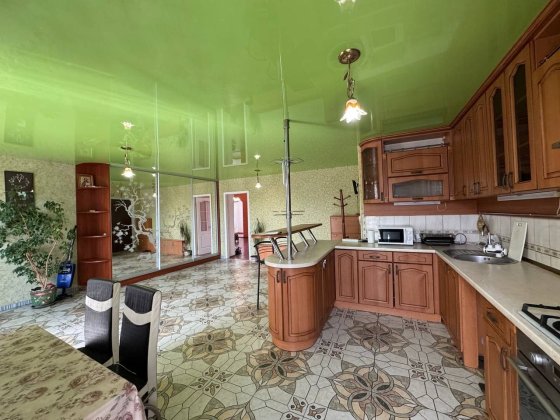 Большая двухкомнатная квартира возле 7 школы г.Черноморск Черноморск