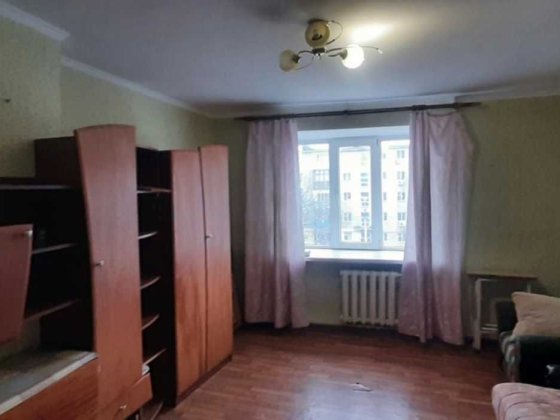 Продам коммуну с ремонтом на 3 этаже . Цена с оформлением! Черноморск