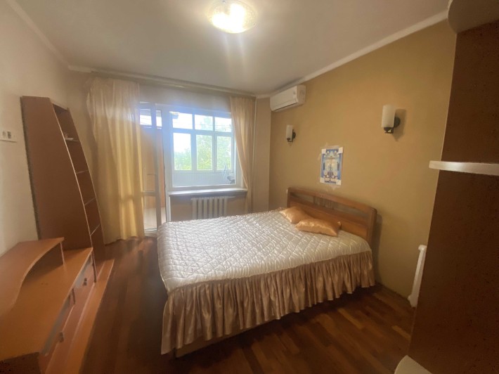 Продам трьокімнатну квартиру в м.Чорноморськ - фото 1