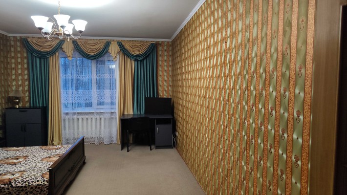 Продамо комфортну квартиру у центрі Чорноморська недалеко від моря - фото 1