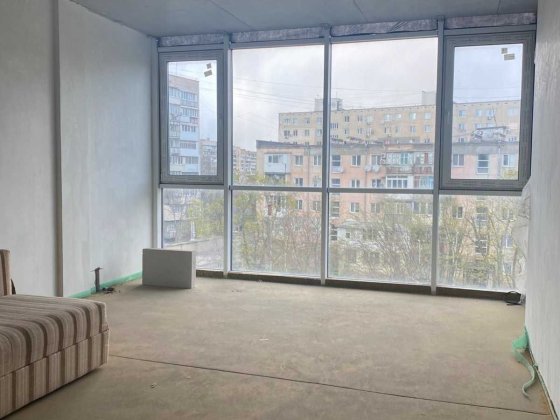 Продам 3 ком.квартиру в малоквартрном доме со своим отоплением Черноморск