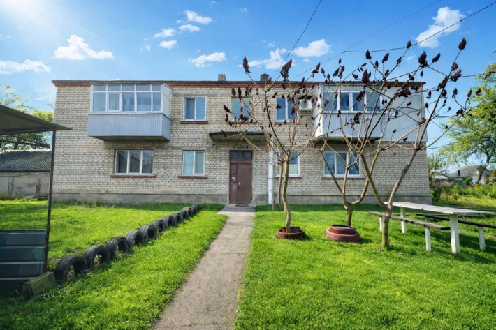 Продаж квартири в тихому передмісті з індивідуальним опаленням - фото 1