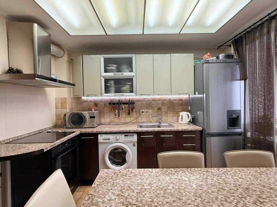 2к.квартира з великою кухнею Черноморск