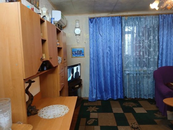 Продам 1 комн квартиру на 5 микрорайоне Лозовая