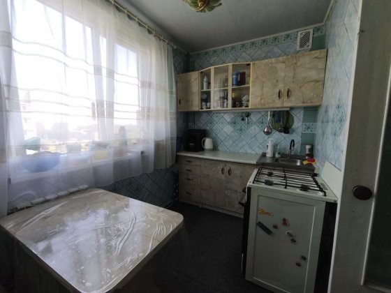 Продаи 3-х кім.кв з меблями та побутовою на 4-м районі. Лозовая