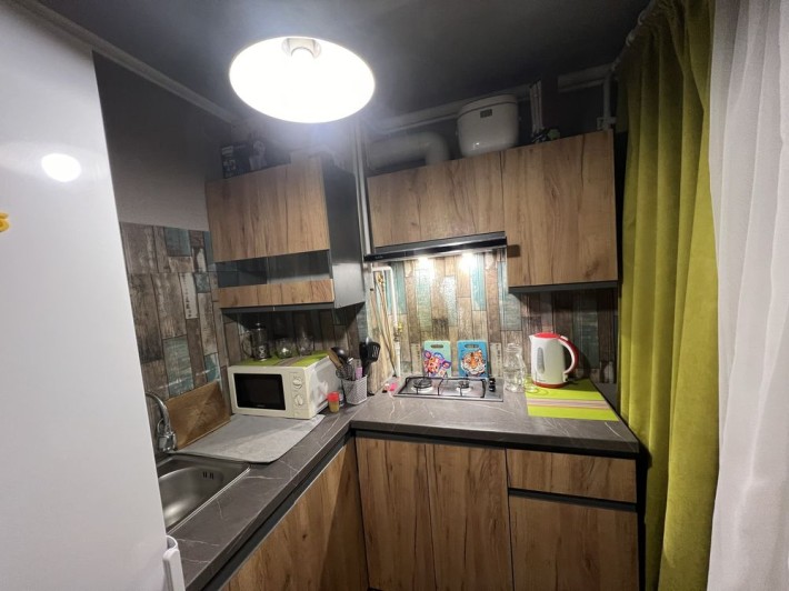 Продаж 2 кімнаноі кв на ЗРІНІ - фото 1