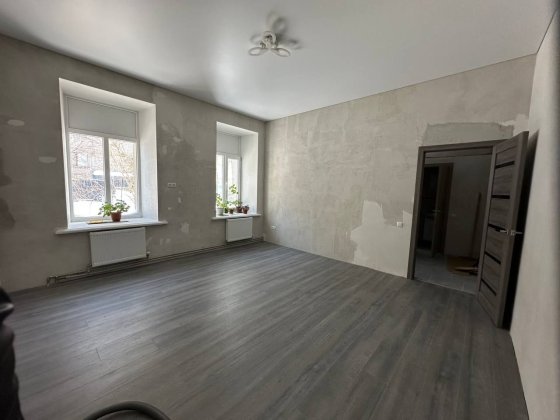 Продам.Однокімнатну квартиру! Звягель