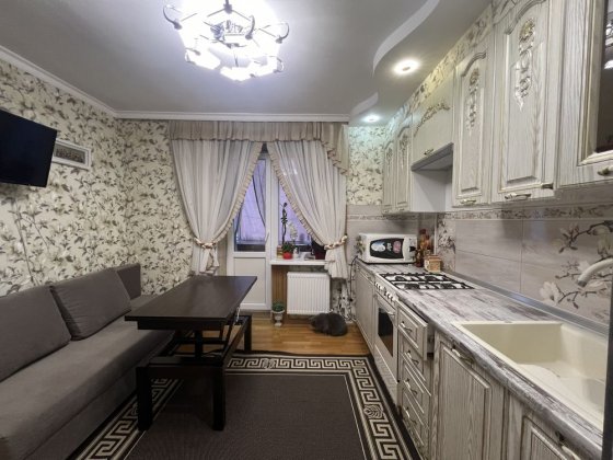 Продаж великоі 2 к квартири і по сертифікату Мукачево