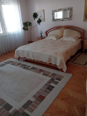 Продається 3х кімнатна квартира в центрі міста - фото 1