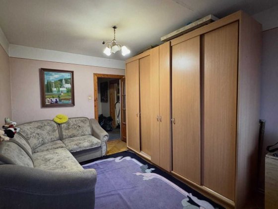 Продається 3-кімнатна квартира р-н Росвигово Мукачеве