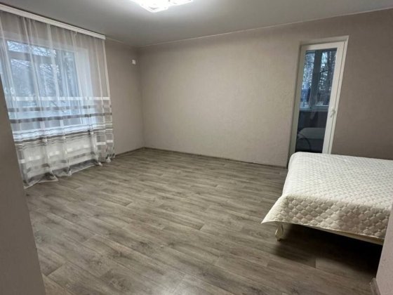 1-комнатная(чешка) с ремонтом в Новомосковске. Самар