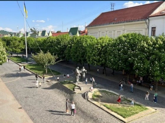 Продаж чотирьох кімнатної квартири в центральній частині м. Мукачево Мукачево