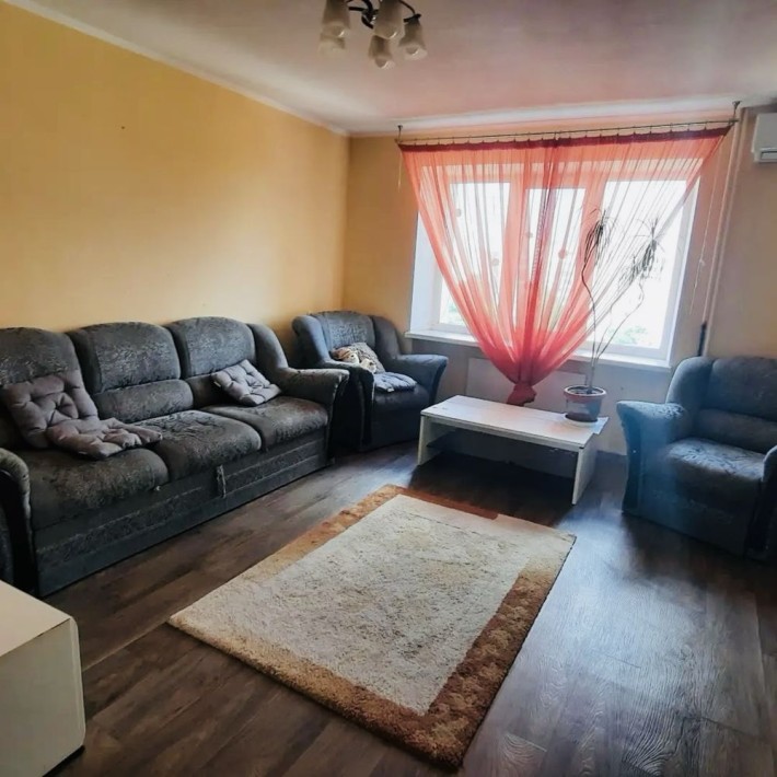 Продам 4-кімнатну квартиру - фото 1