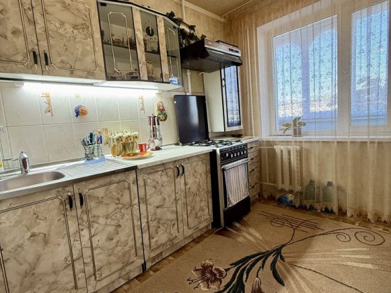 Продам 2 кім. м. Павлоград Павлоград