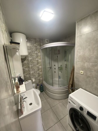 Продам трёхкомнатную квартиру с евроремонтом - фото 1