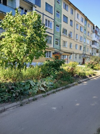 Продам 2 ю квартиру г.Павлоград,ул.Ленинградская 20 - фото 1