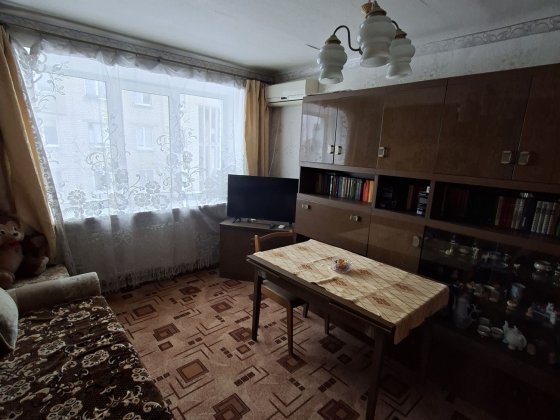 Продам трикімнатну р-н Літака Самар