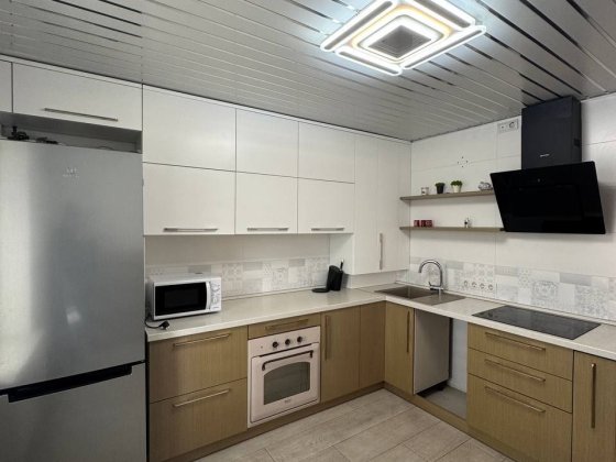 Продам квартиру 101 кв.м р- н Сільпо