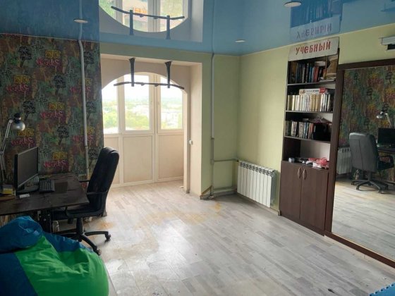 Продается 2 комнатная квартира в центре города. Славянск